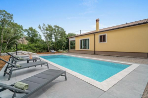 Wunderschöner Neubau Bungalow Mit Privatem Pool Und Jacuzzi